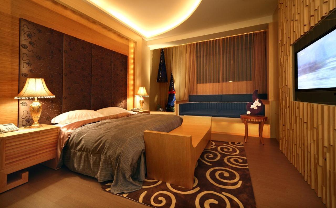 Spring Young Motel Fengyuan Exterior foto