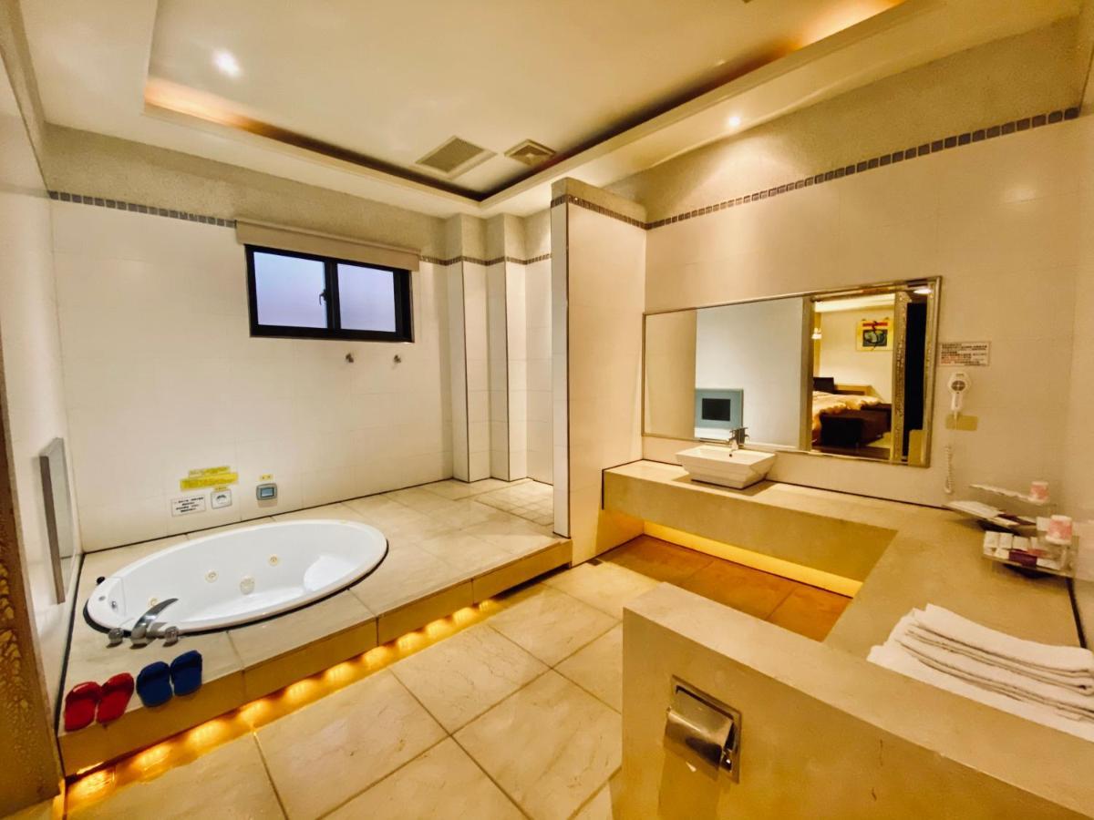 Spring Young Motel Fengyuan Exterior foto