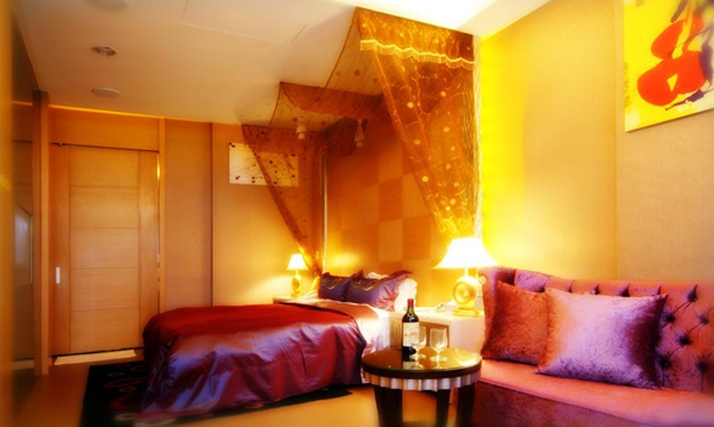 Spring Young Motel Fengyuan Exterior foto