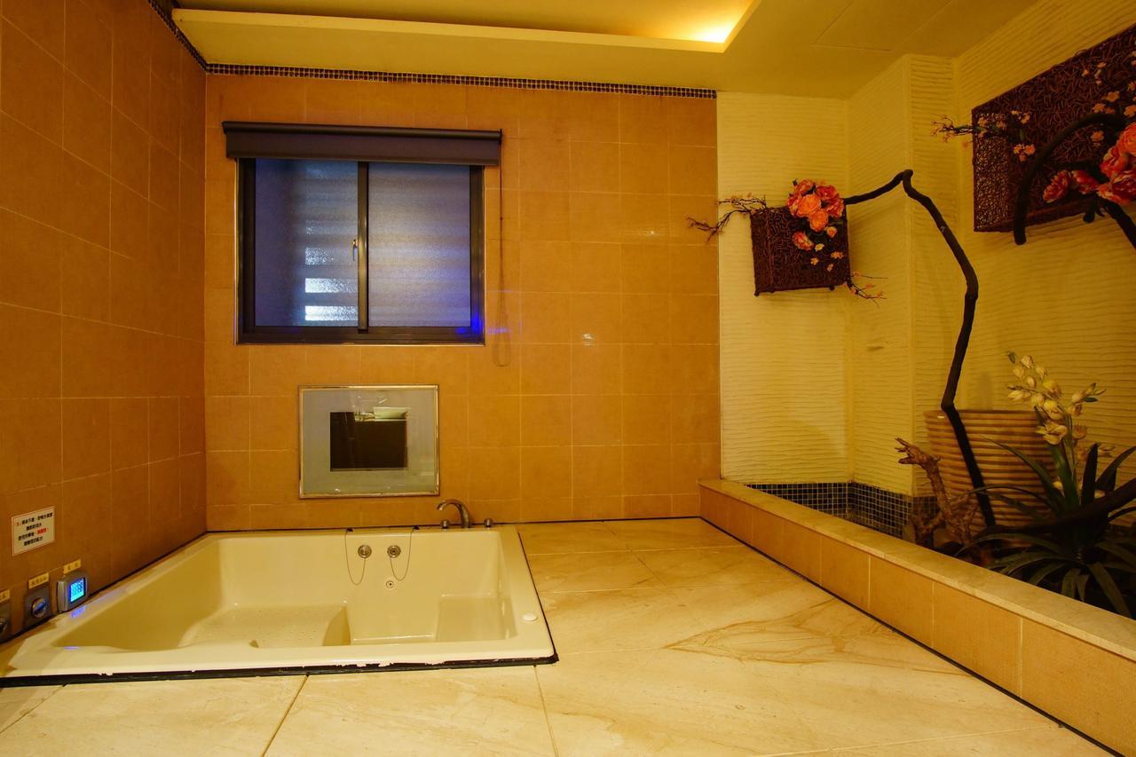 Spring Young Motel Fengyuan Exterior foto
