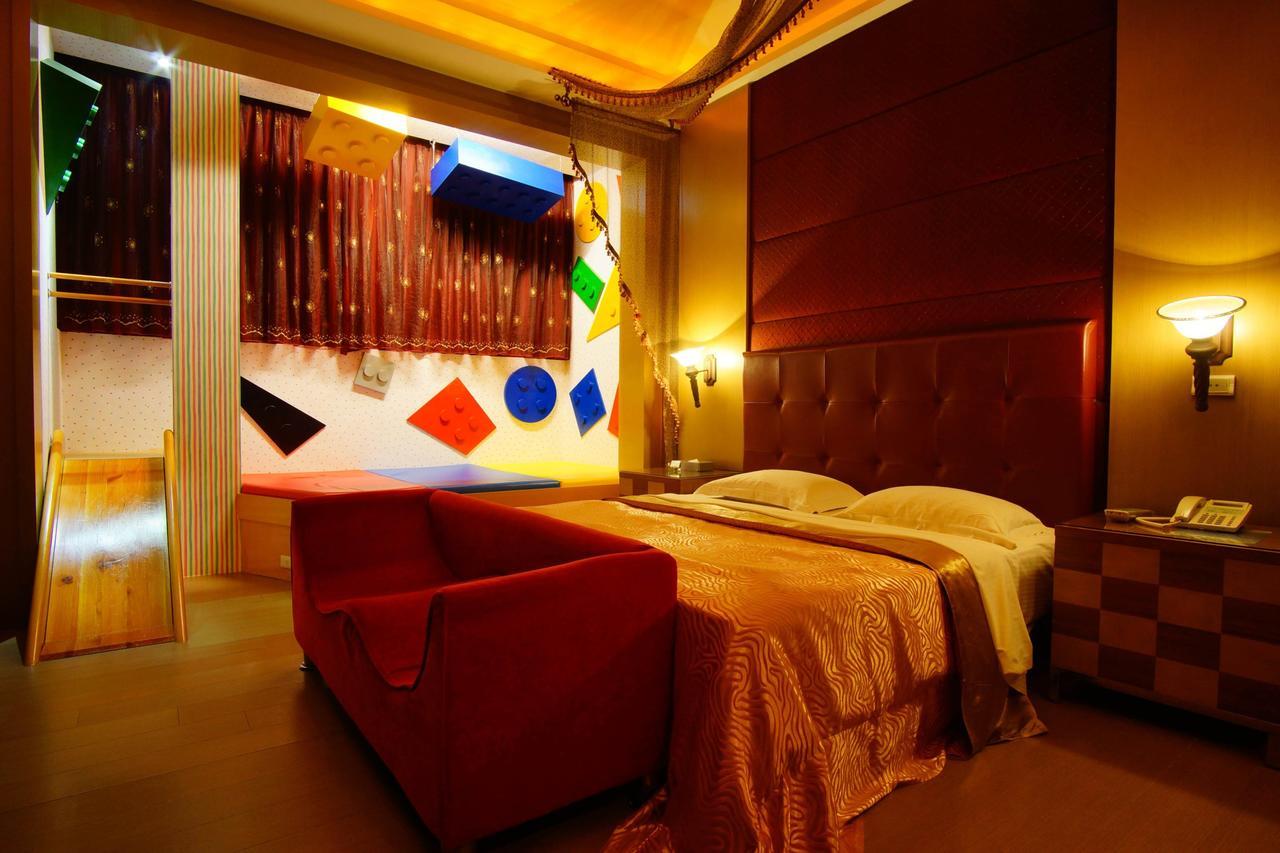 Spring Young Motel Fengyuan Exterior foto