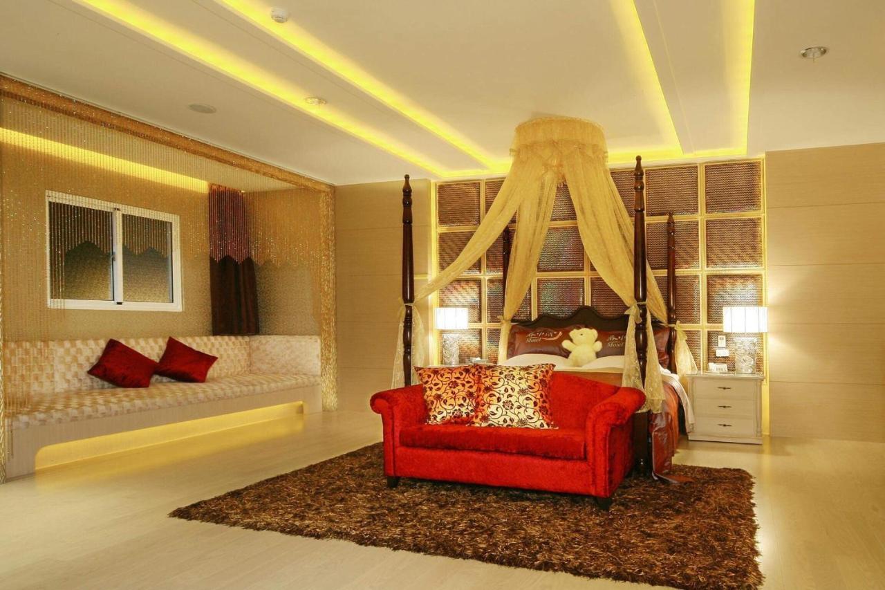 Spring Young Motel Fengyuan Exterior foto
