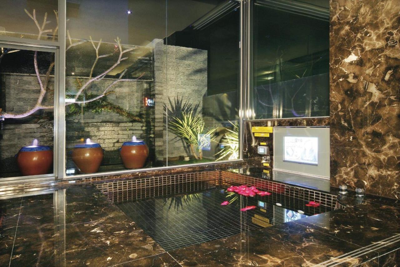 Spring Young Motel Fengyuan Exterior foto